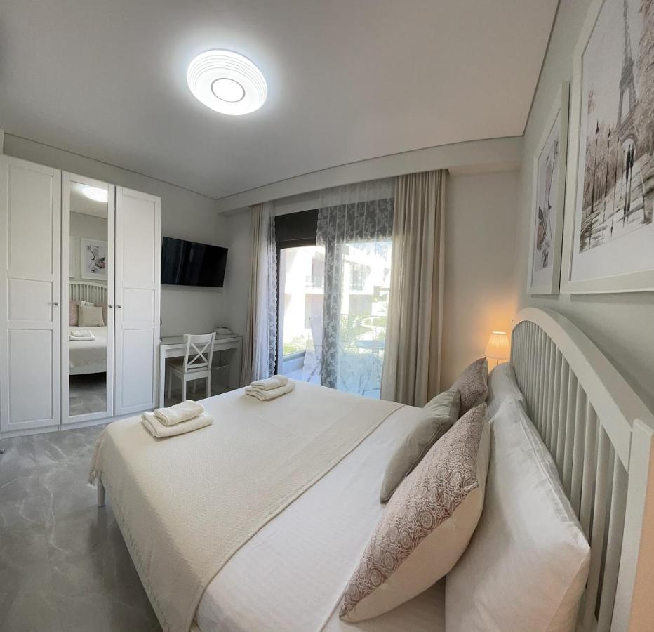 Callisto Luxury Suite Νικήτη Εξωτερικό φωτογραφία