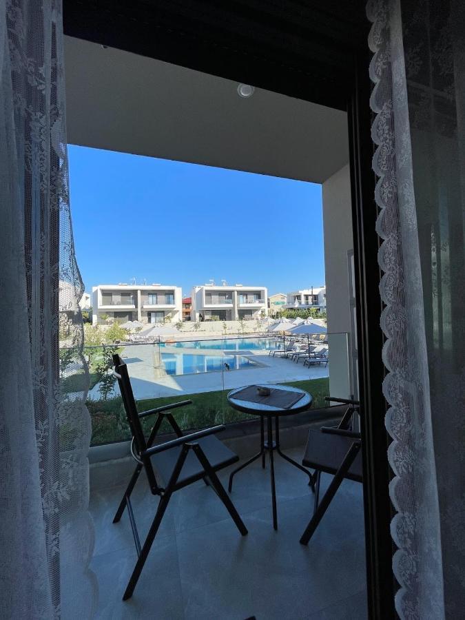Callisto Luxury Suite Νικήτη Εξωτερικό φωτογραφία