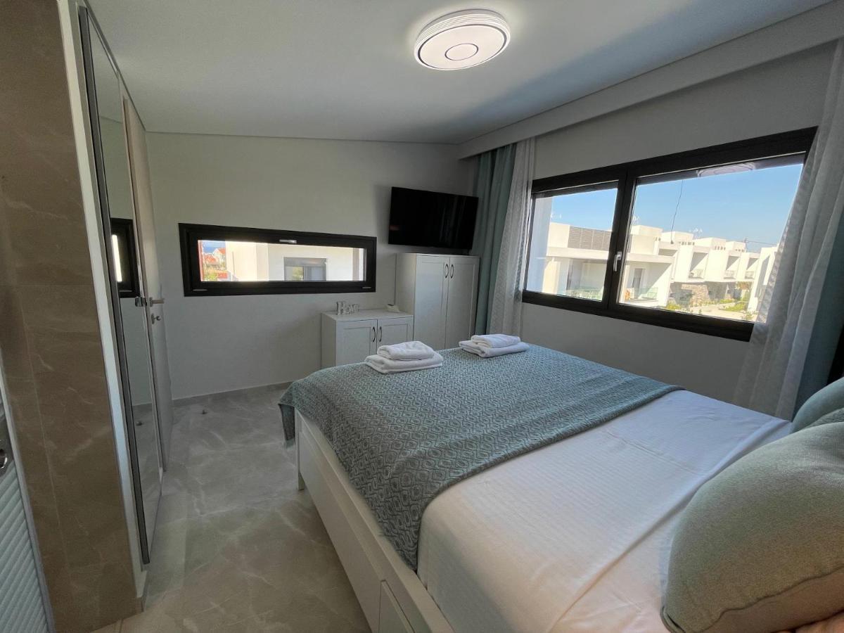 Callisto Luxury Suite Νικήτη Εξωτερικό φωτογραφία